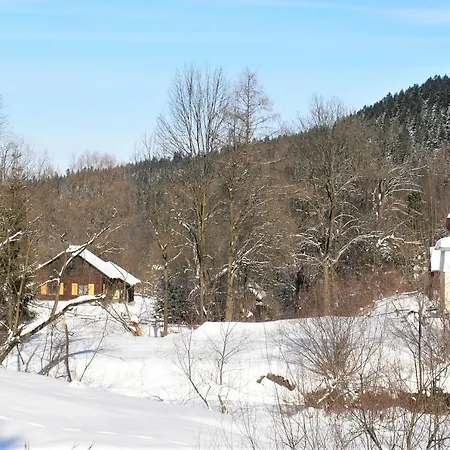 Dom W Uhryniu Сasa de vacaciones Uhryn