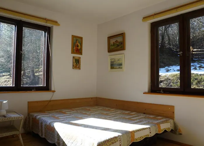 Dom W Uhryniu בית נופש *